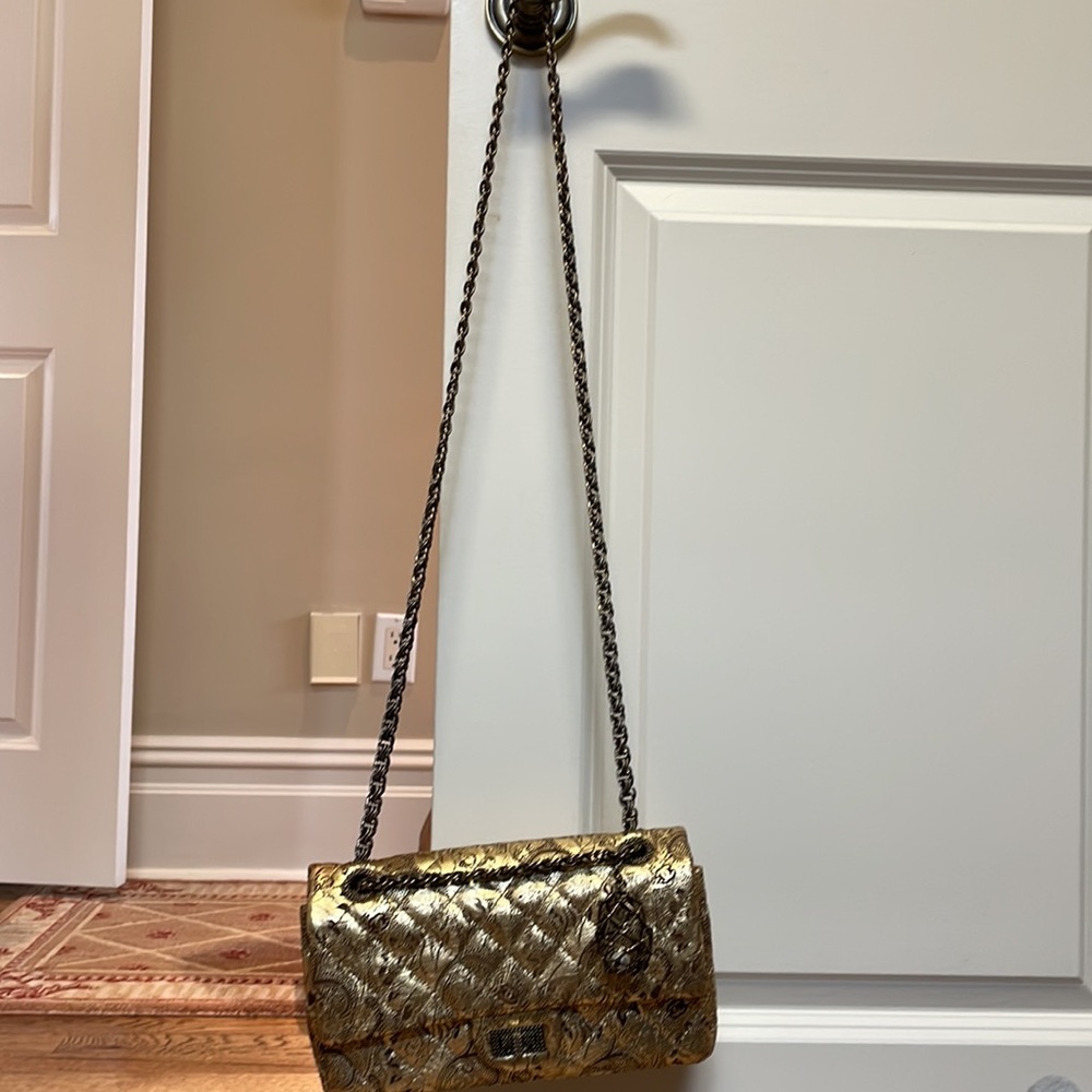 Chanel 🔥limited edition 🔥gold classic medium reissue - Picture 6 of 14